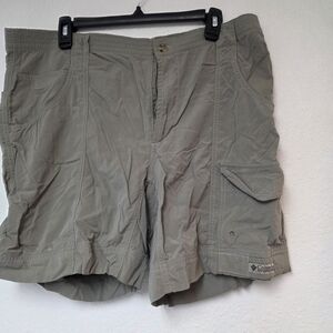 Columbia Olive Green Cargo Shorts